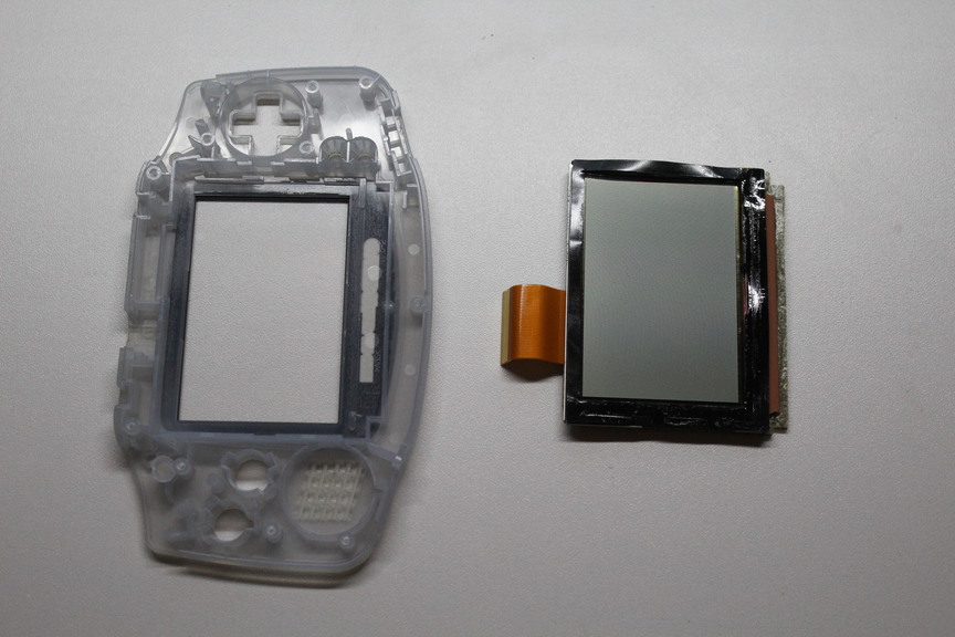 Carcaça do Game Boy Advance com a tela removida